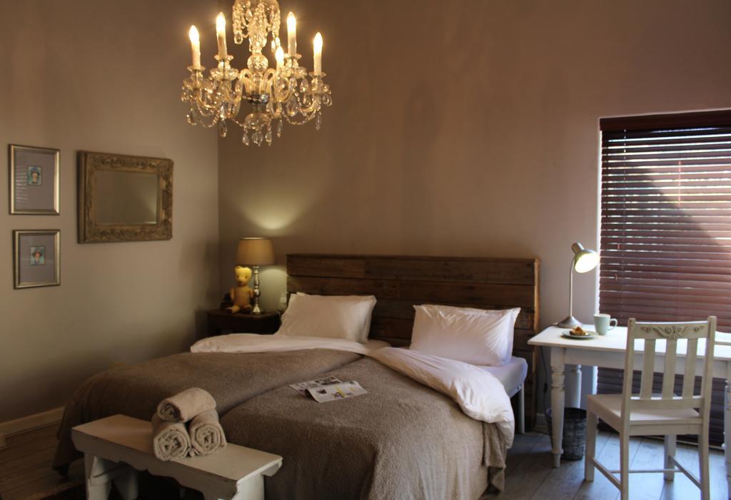 Hotel 35 On Basil à Caledon Extérieur photo